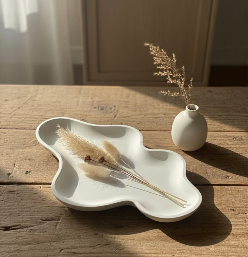 Marble wavy decoratif tray. Handmade. Home decor.