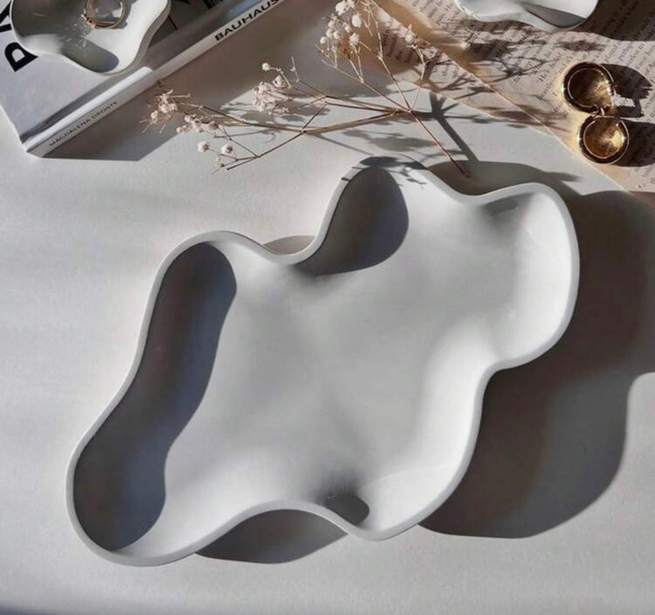 Marble wavy decoratif tray. Handmade. Home decor.