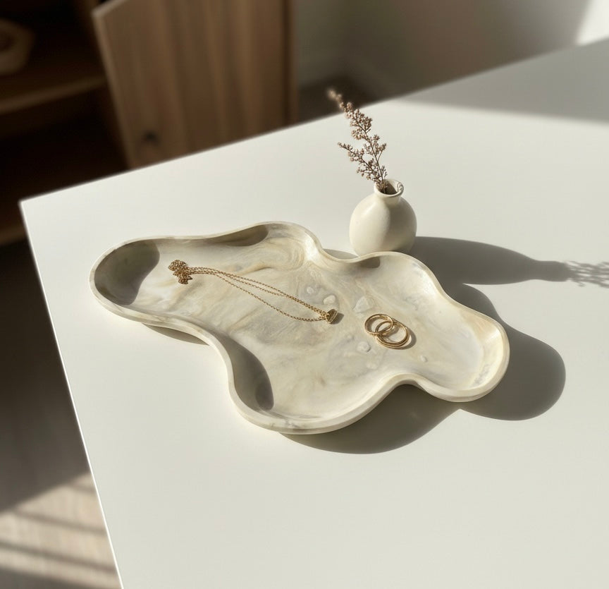 Marble wavy decoratif tray. Handmade. Home decor.