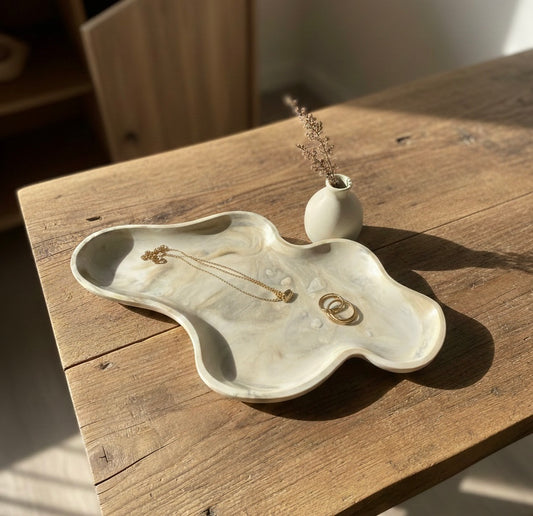 Marble wavy decoratif tray. Handmade. Home decor.