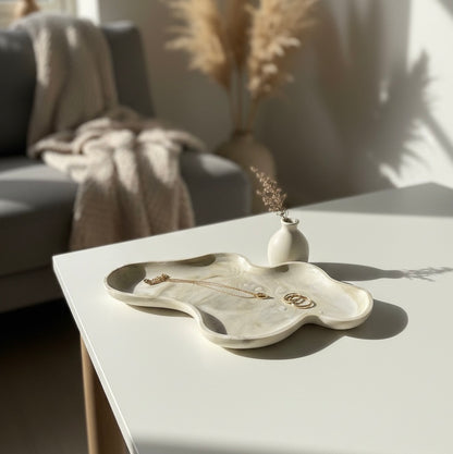 Marble wavy decoratif tray. Handmade. Home decor.