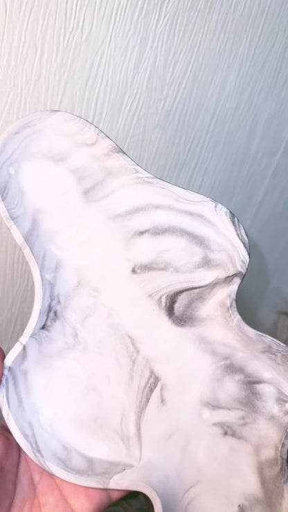 Marble wavy decoratif tray. Handmade. Home decor.