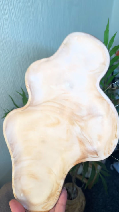 Marble wavy decoratif tray. Handmade. Home decor.